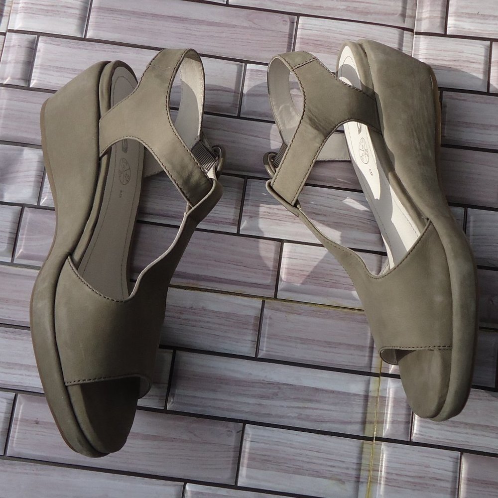 SIZE US 8.5. ARA Luftpolster nubuck leather slingback wedge sandals. - Picture 8 of 16